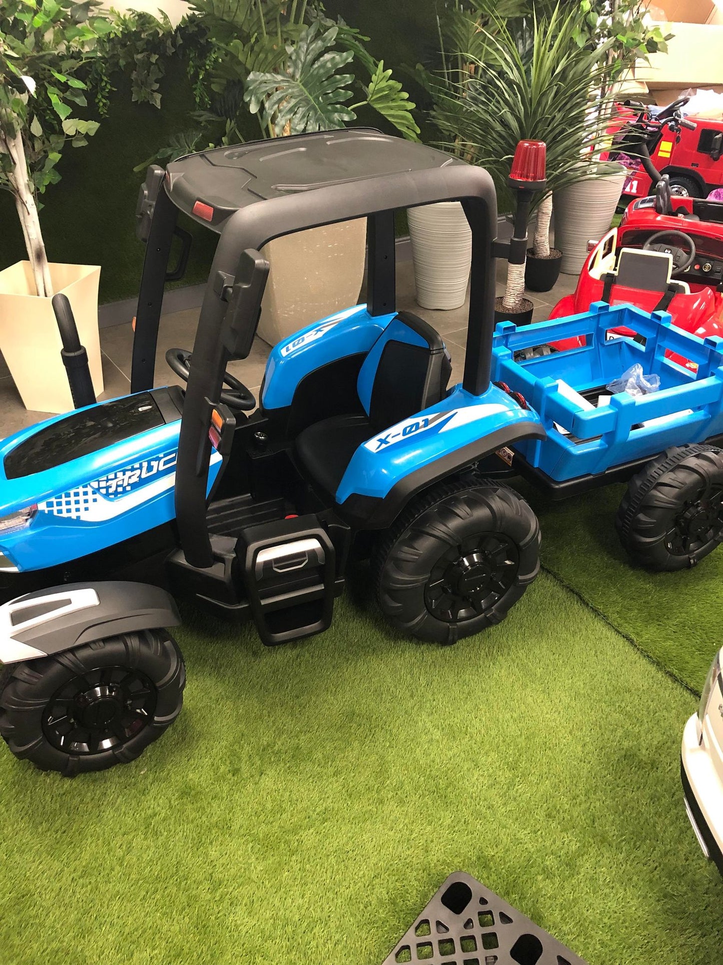 24V - Truck Tractor & FREE TRAILER